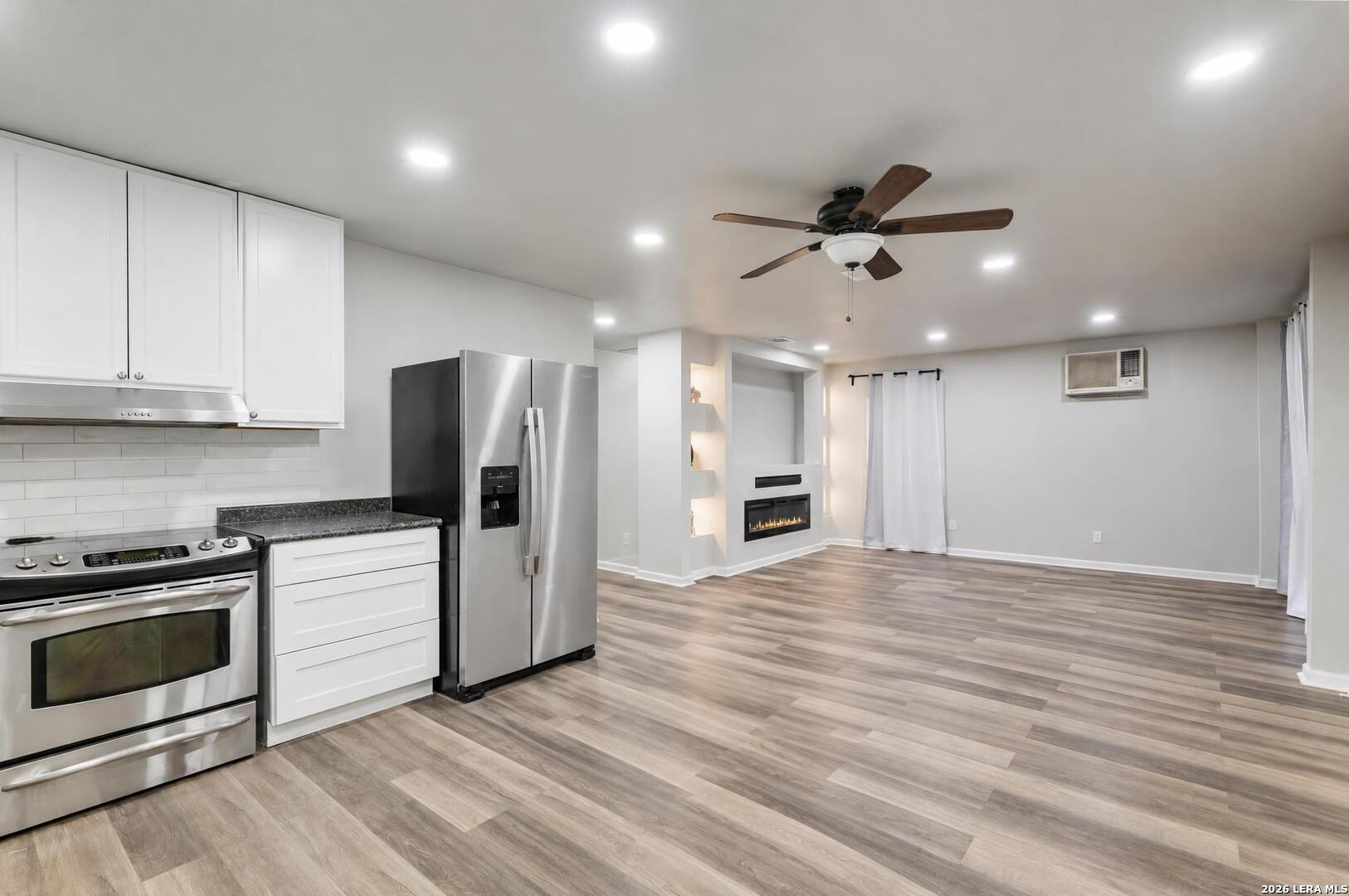1403 Meadow Glen Adkins TX 78101