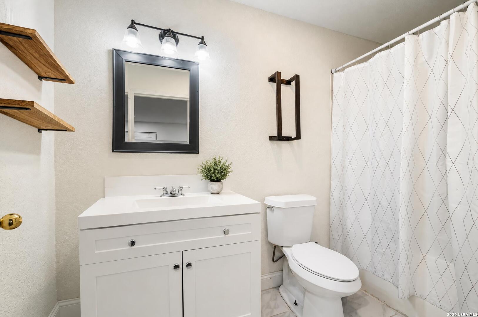 1403 Meadow Glen Adkins TX 78101