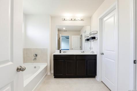 9916 Bratten Rise San Antonio TX 78254