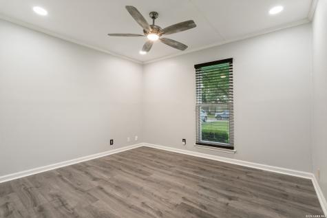 4631 Barhill Street San Antonio TX 78217
