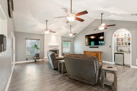 4631 Barhill Street San Antonio TX 78217