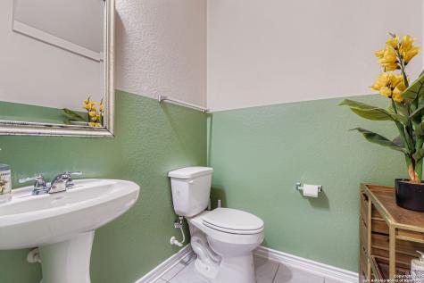 1912 Cool Breeze New Braunfels TX 78130