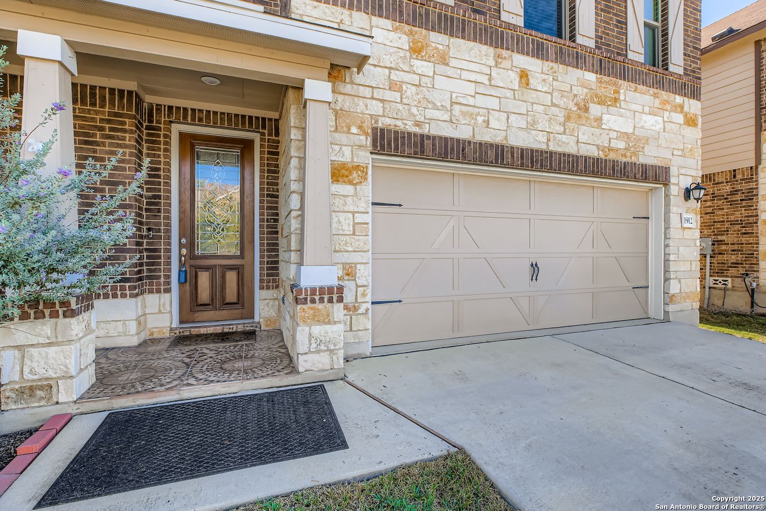1912 Cool Breeze New Braunfels TX 78130
