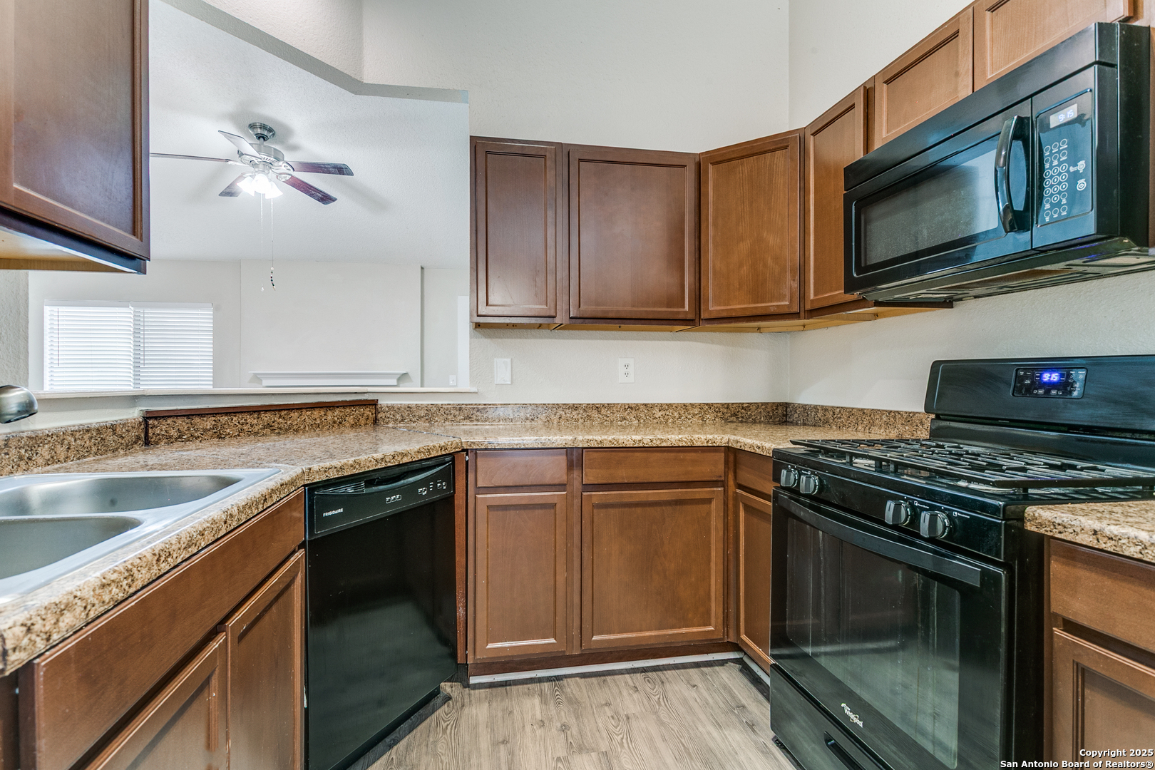 6815 Hillside Peak San Antonio TX 78233