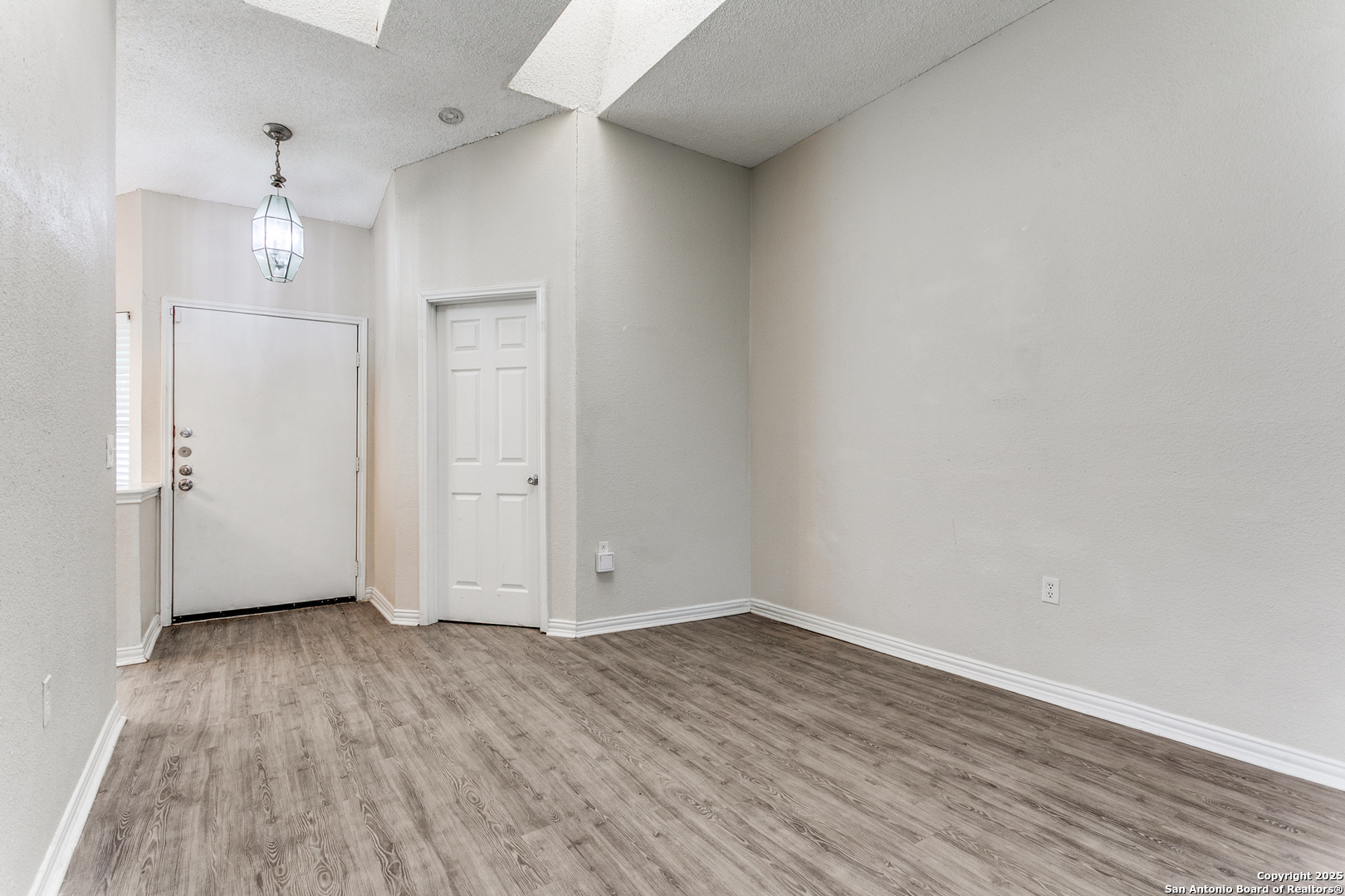 6815 Hillside Peak San Antonio TX 78233