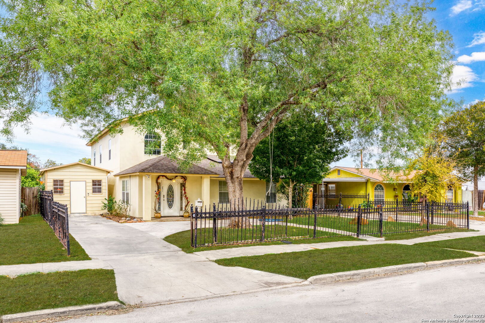 251 E Hutchins Place San Antonio TX 78221