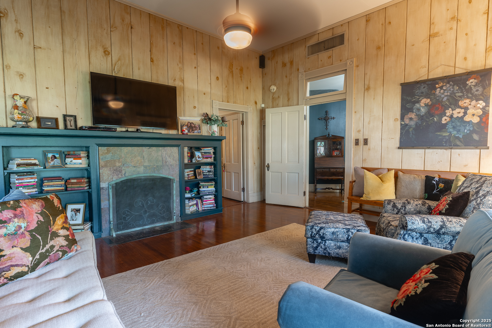 529 N High Uvalde TX 78801