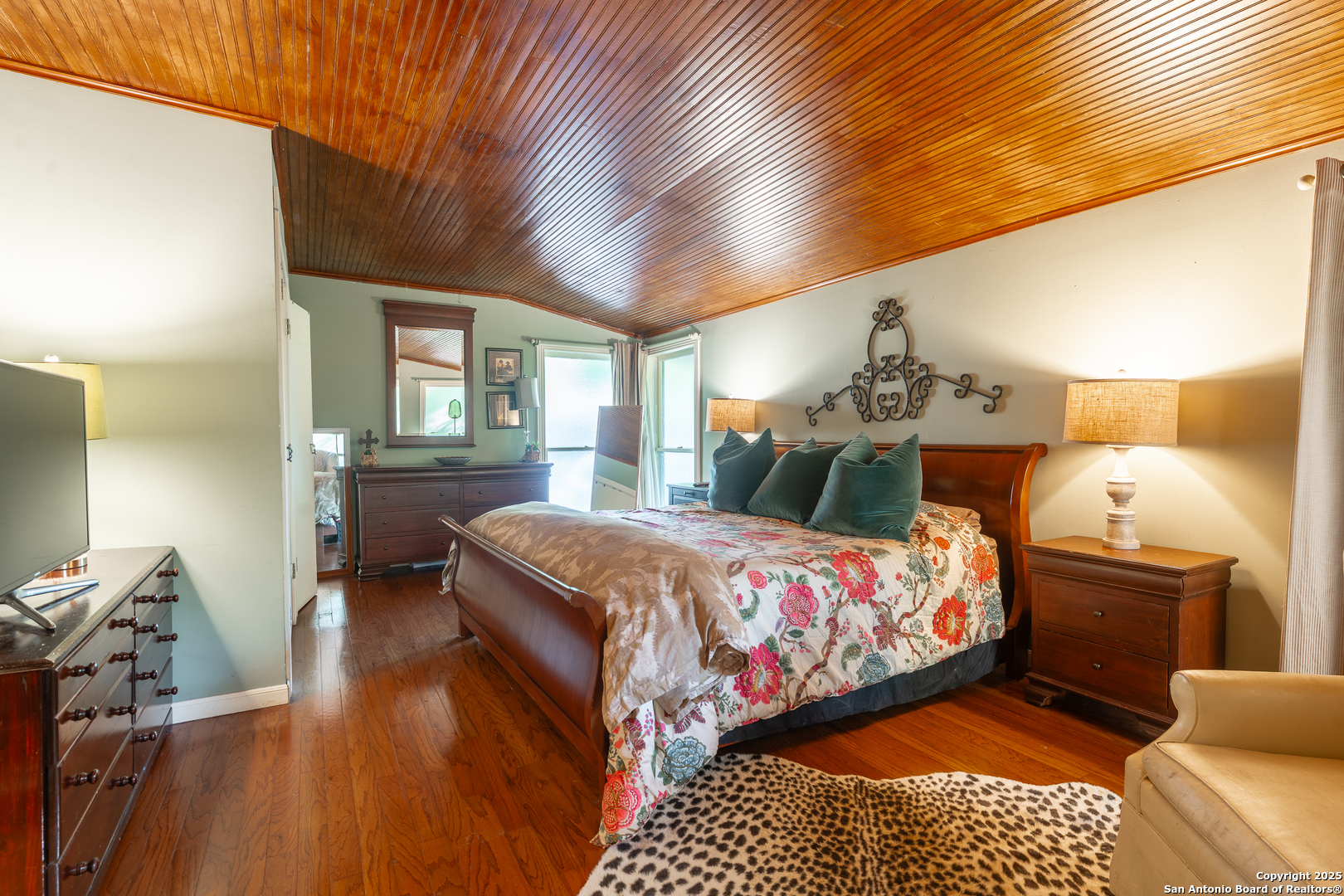 529 N High Uvalde TX 78801