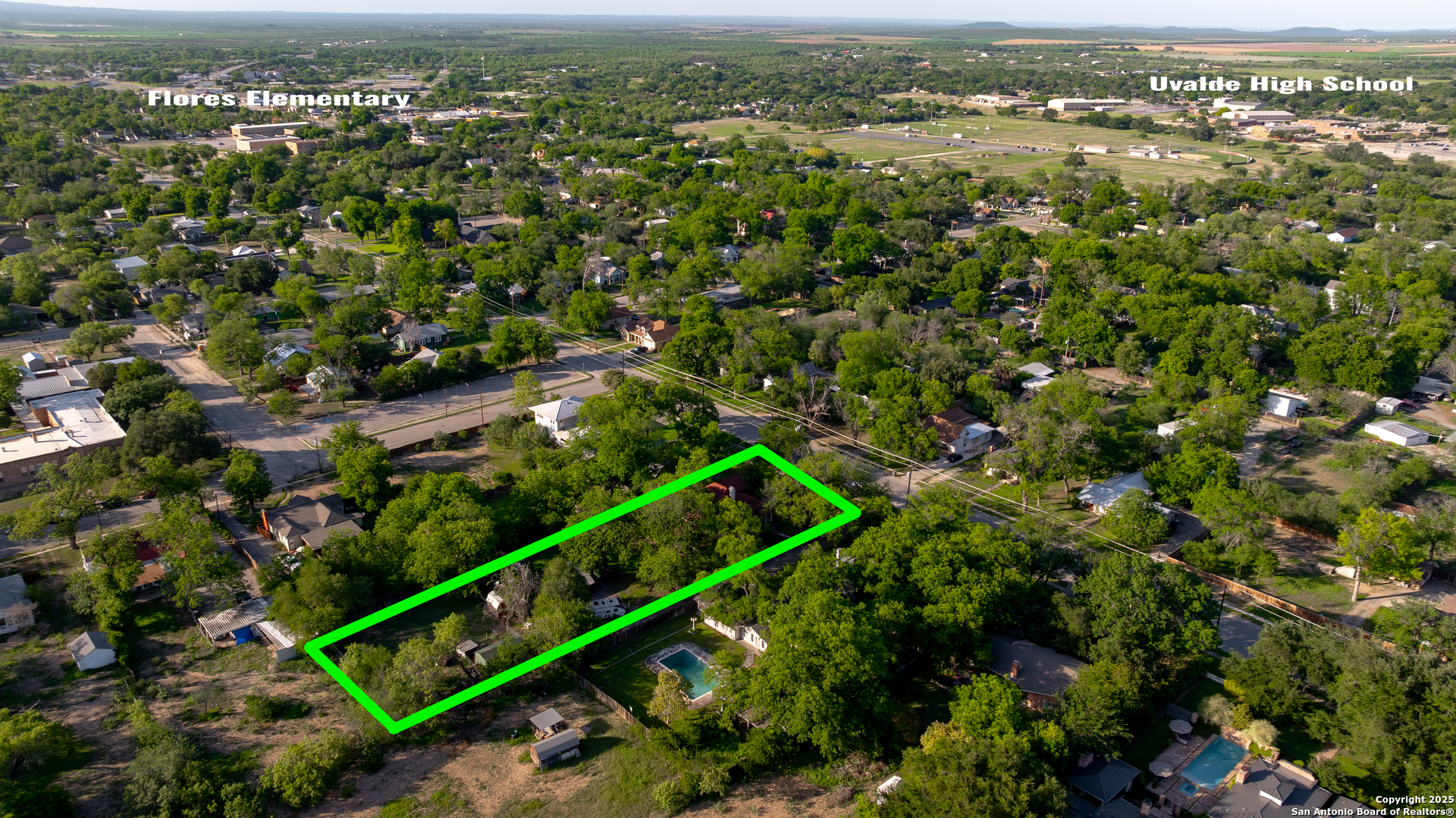 529 N High Uvalde TX 78801