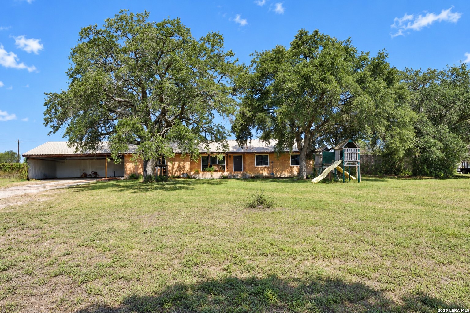 2835 Earls Trail Beeville TX 78102