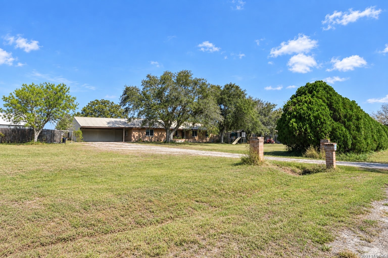 2835 Earls Trail Beeville TX 78102