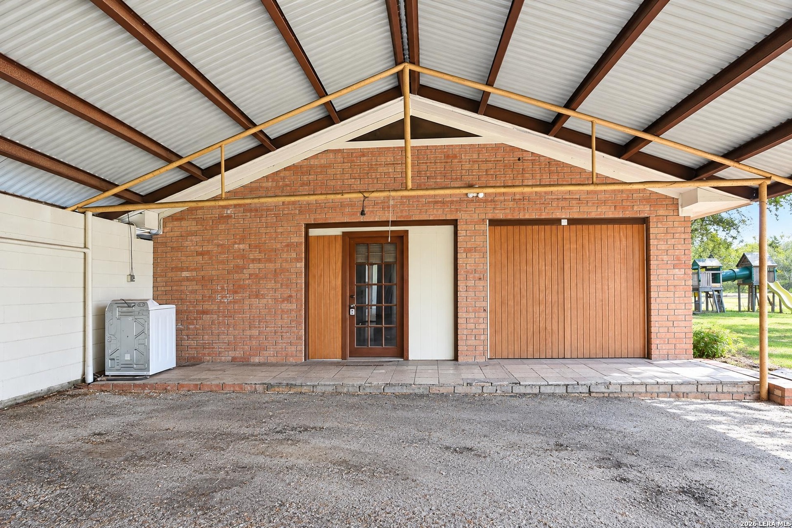 2835 Earls Trail Beeville TX 78102