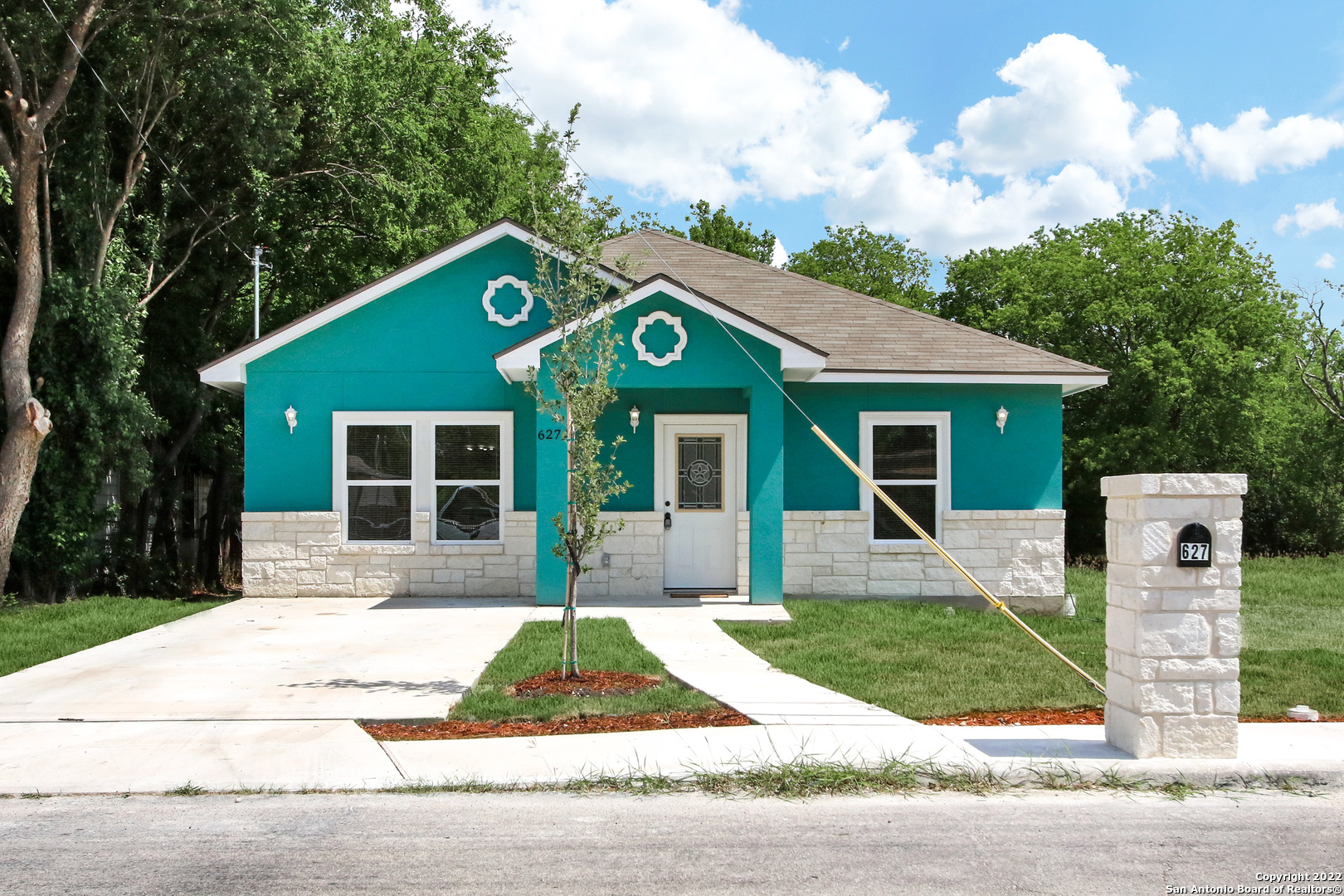 627 Marbauch Avenue San Antonio TX 78237