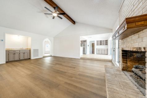15322 Delachaise San Antonio TX 78232