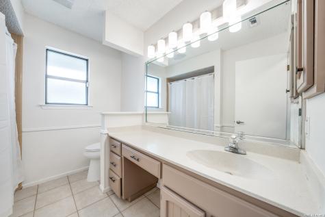 15322 Delachaise San Antonio TX 78232