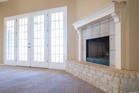 632 Lake Valley La Vernia TX 78121