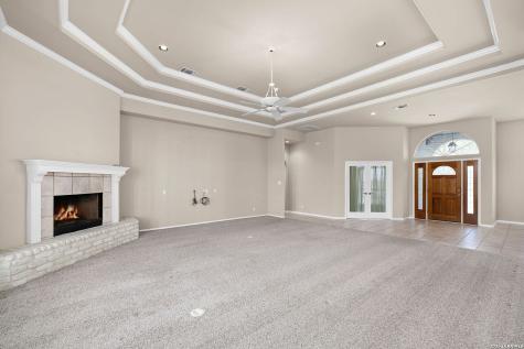 632 Lake Valley La Vernia TX 78121