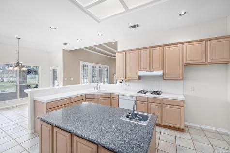 632 Lake Valley La Vernia TX 78121