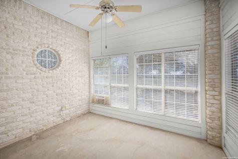 632 Lake Valley La Vernia TX 78121