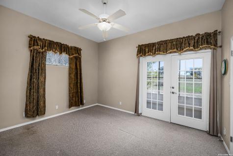 632 Lake Valley La Vernia TX 78121