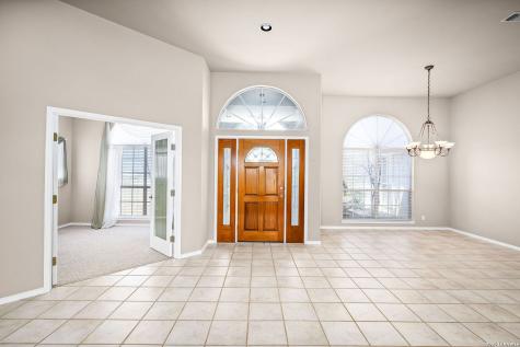 632 Lake Valley La Vernia TX 78121