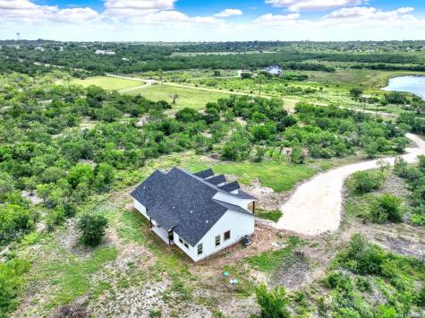 618 Private Road 5769 Castroville TX 78009