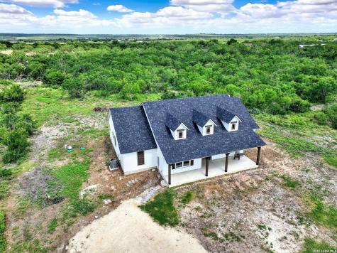 618 Private Road 5769 Castroville TX 78009