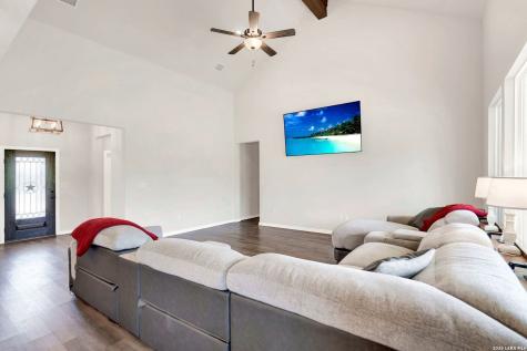 618 Private Road 5769 Castroville TX 78009