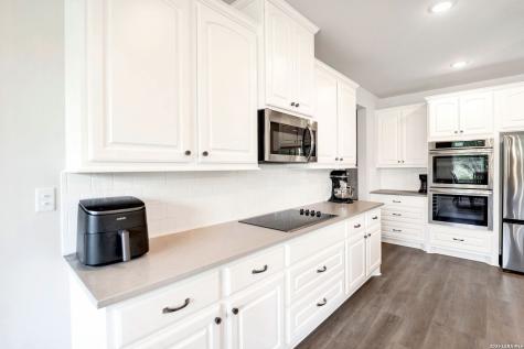 618 Private Road 5769 Castroville TX 78009
