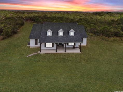 618 Private Road 5769 Castroville TX 78009