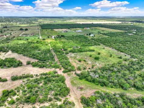 618 Private Road 5769 Castroville TX 78009