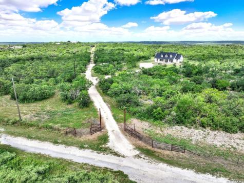 618 Private Road 5769 Castroville TX 78009