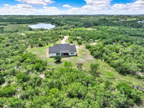 618 Private Road 5769 Castroville TX 78009