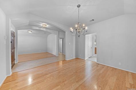 1936 Oak New Braunfels TX 78132