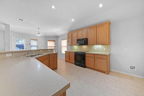 1936 Oak New Braunfels TX 78132