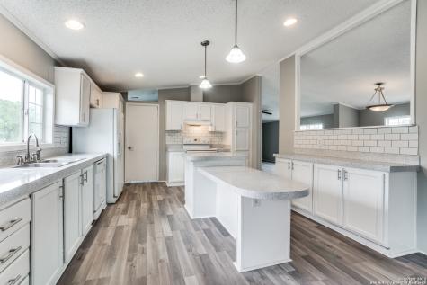 615 County Road 3820 San Antonio TX 78253