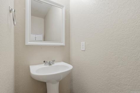 7839 Horse Hollow San Antonio TX 78244