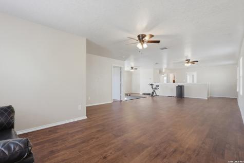 7839 Horse Hollow San Antonio TX 78244
