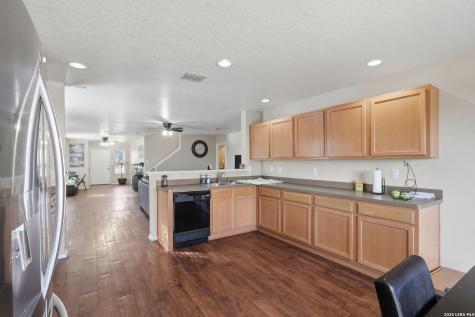7839 Horse Hollow San Antonio TX 78244