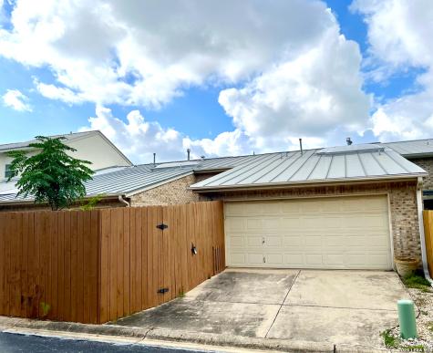 83 Oakwell Farms Parkway San Antonio TX 78218