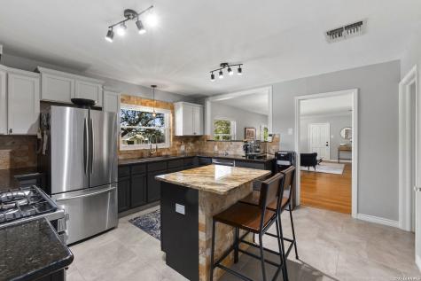 114 Blakeley Drive San Antonio TX 78209