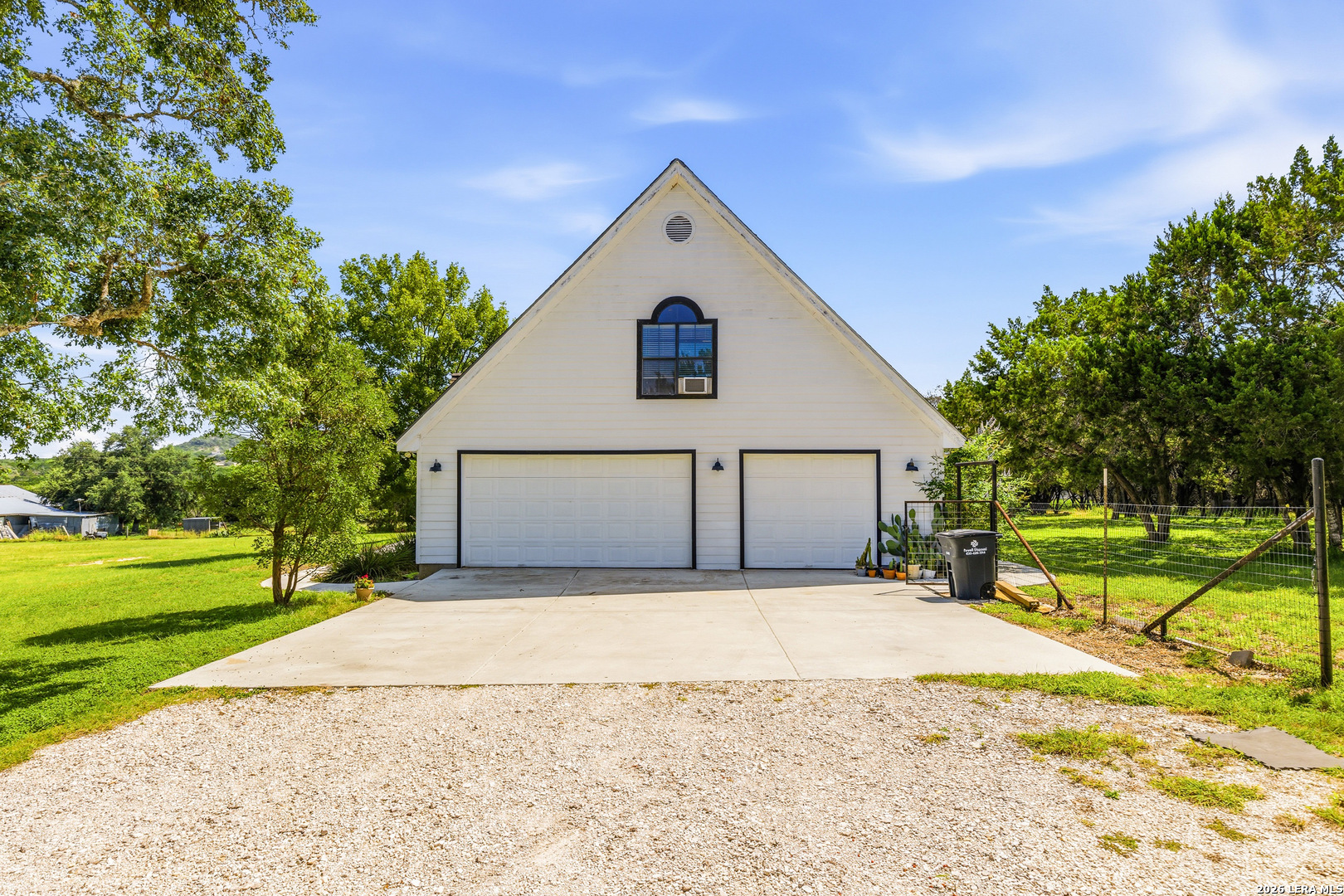 616 Green Oak Drive Pipe Creek TX 78063