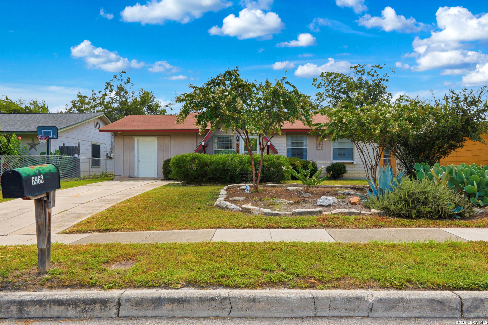 6962 Apple Valley Drive San Antonio TX 78242