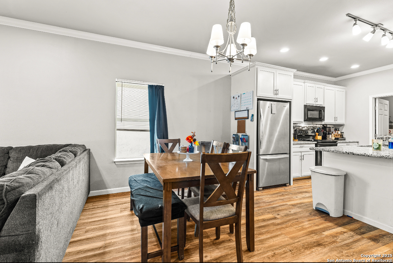 2537 W Southcross San Antonio TX 78211