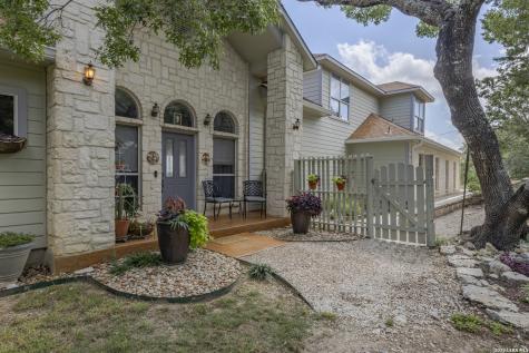 1114 Lakepark Drive Lakehills TX 78063