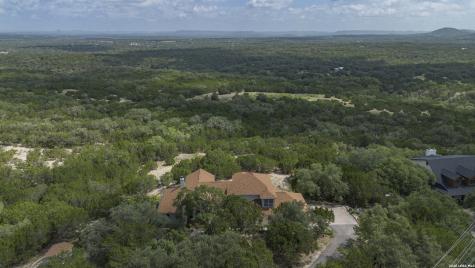 1114 Lakepark Drive Lakehills TX 78063