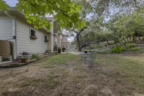 1114 Lakepark Drive Lakehills TX 78063