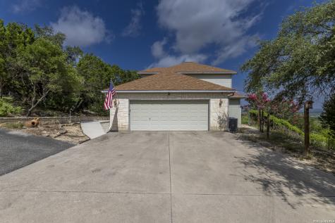 1114 Lakepark Drive Lakehills TX 78063