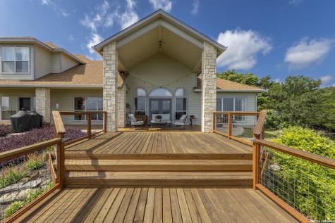 1114 Lakepark Drive Lakehills TX 78063