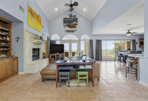 1114 Lakepark Drive Lakehills TX 78063